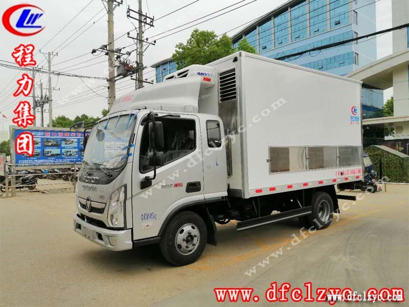 程力集團(tuán)雞苗運(yùn)輸車(chē)