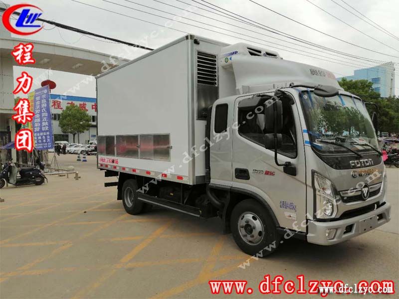 程力集團(tuán)雞苗運(yùn)輸車(chē)